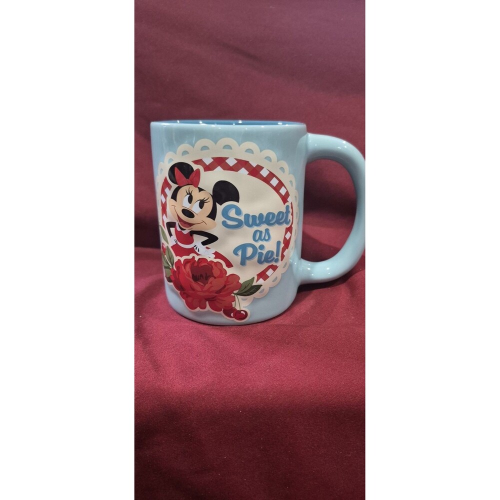 Disney Parks Minnie Mouse Sweet as Pie Coffee Tea Retro Ceramic Mug 18oz New